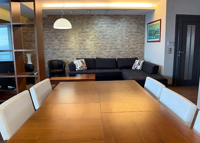 Aqua Mare Luxury Apartments