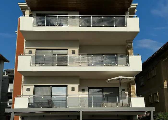 Aqua Mare Luxury Apartments